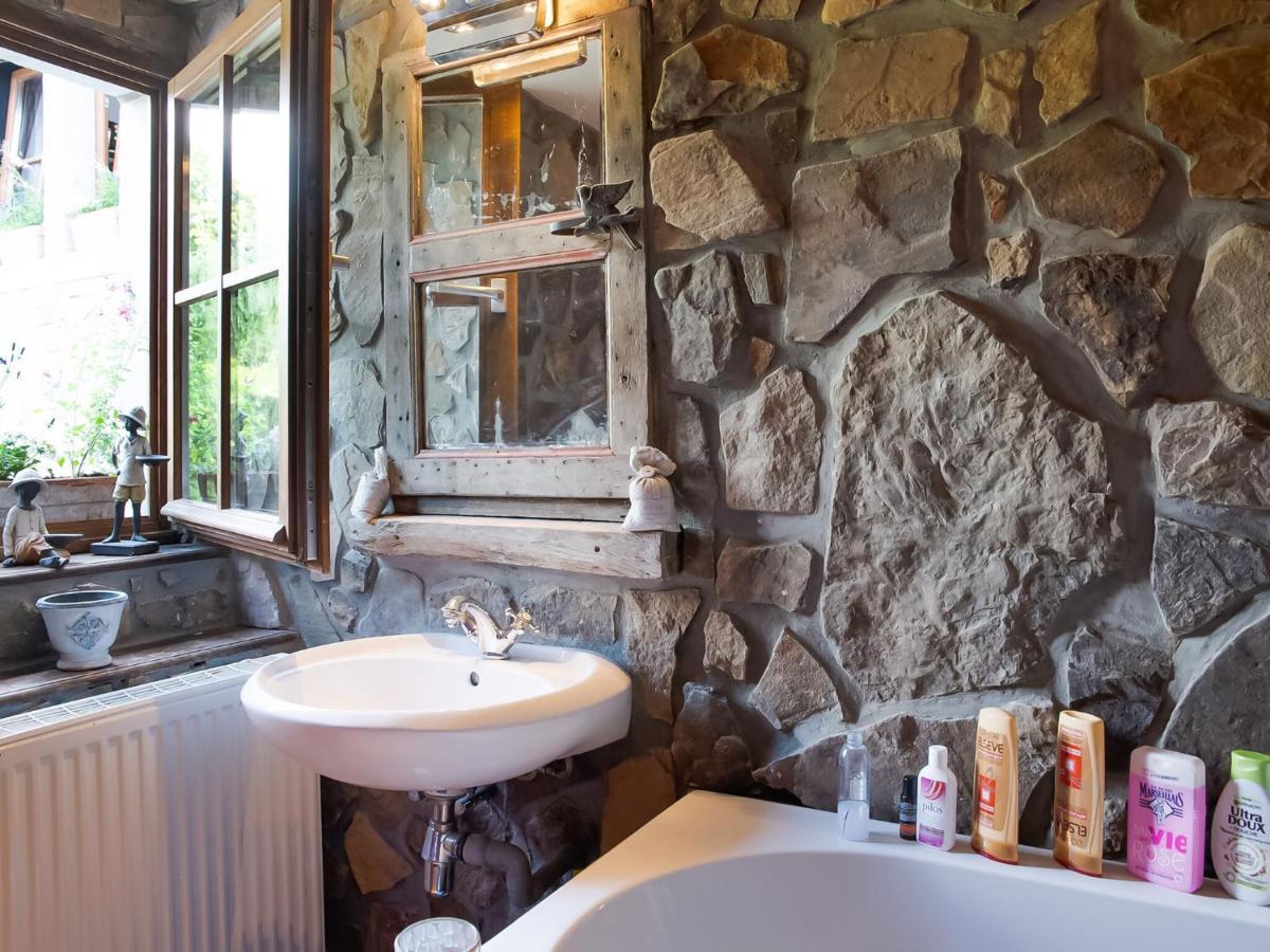 Nice Holiday Home In Nature With Sauna, Hot Tub En Swimming Pool Verviers Bilik gambar